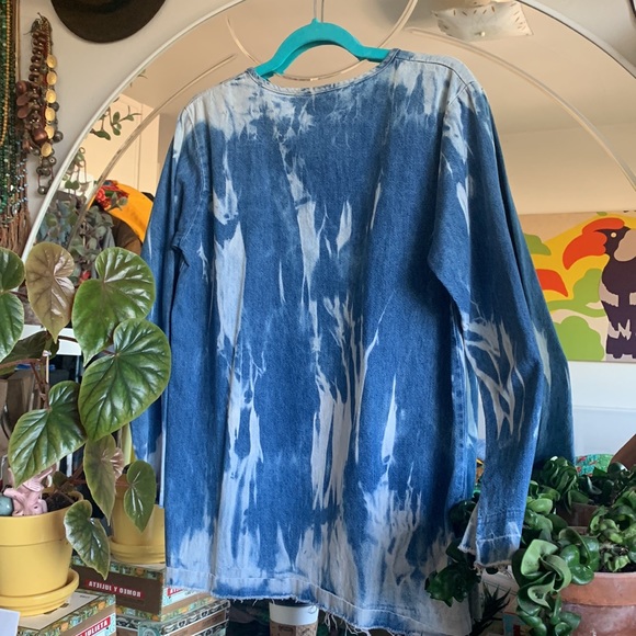 Vintage bleach dyed denim distressed 3/4 sleeve raw edges tunic top - Picture 2 of 15